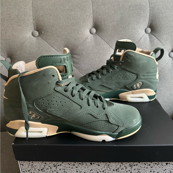 Nike Jordan Jumpman MVP in Galactic Jade/Sail/Team Gold/Desert sz 9 - Picture 5 of 10